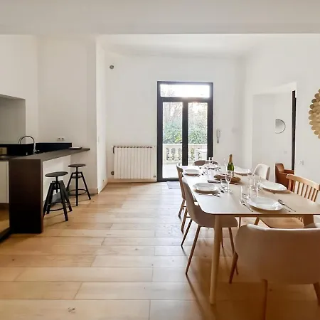 Magnifique 8 Personnes Hyper Centre Apartment